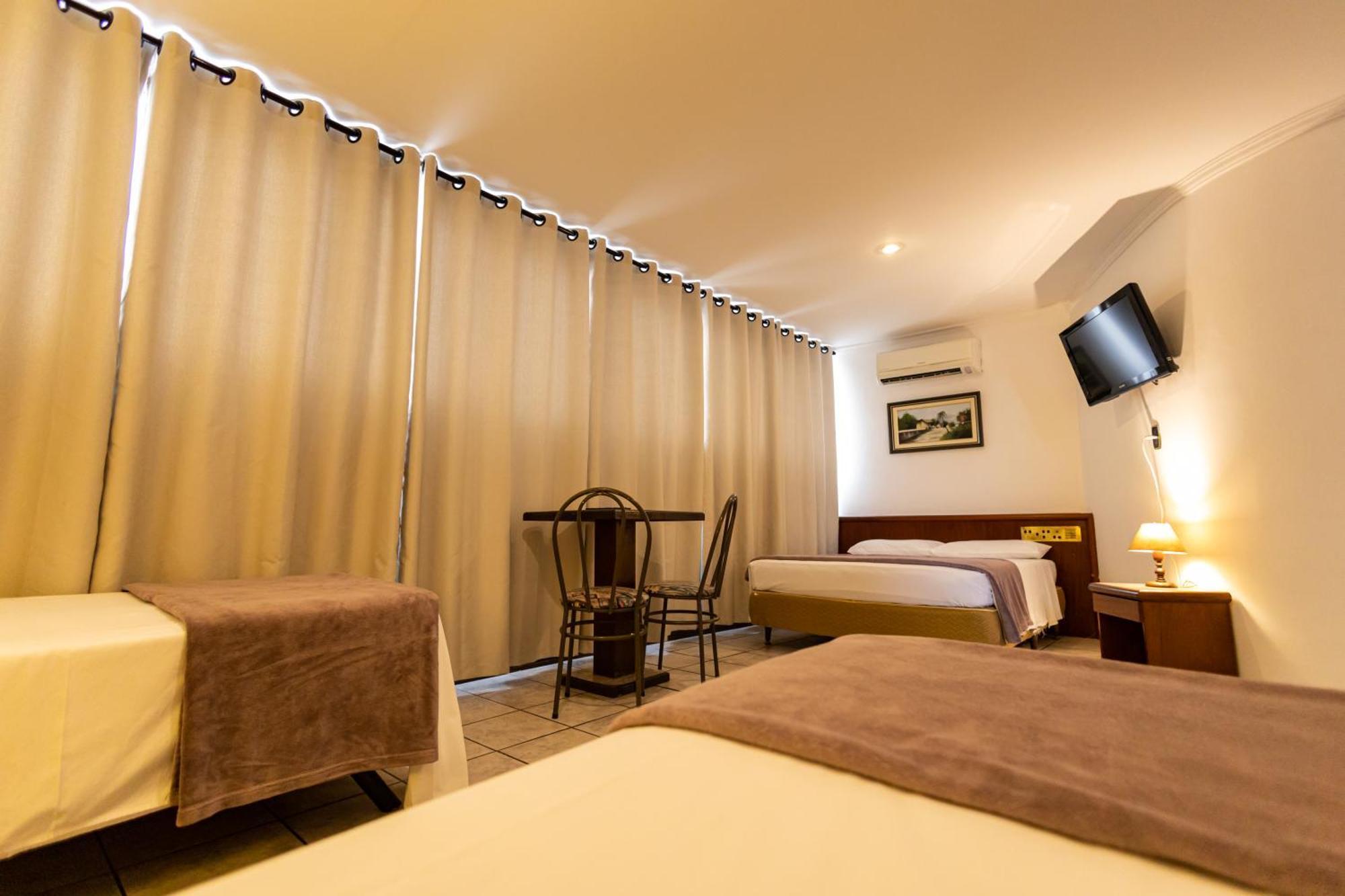 Hotel Golden Star Curitiba Esterno foto